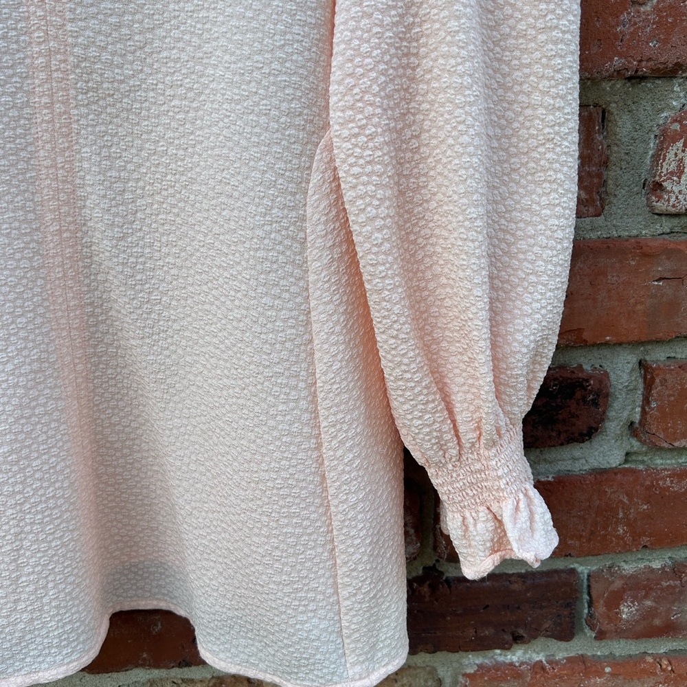 Tuckerneck Peach Pink V-Neck Bell Sleeve Blouse XS - Picture 3 of 7